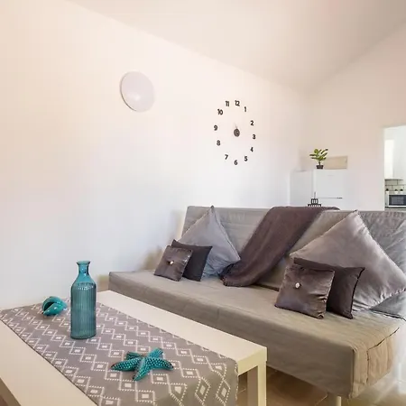 8131- Bungalow Apartment *